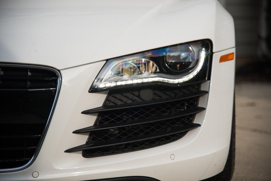 Детали экстерьера Audi R8 Spyder 2011 года  (NA) (фото 28 из 59)